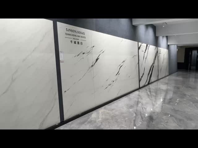 白色カラーラ 装飾用 磨いたガラスのポルセランタイル 室内床タイル ダイニングルームとプロジェクト