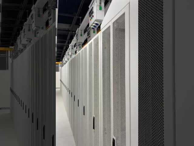 APC Smart UPS RT 15kVA Na linha 15kW Rack/Tower 230V/380V/415V SURT15KUXI
