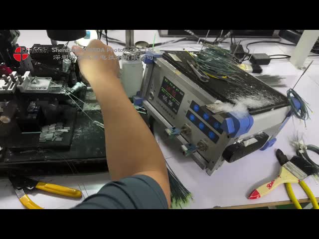 G657A1繊維光学PLCのディバイダー1m SC APCのコネクター0.9mmケーブルの直径