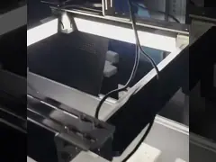 30W 50W Mopa-vezellasermarkeringsmachine met camera-positiesysteemconveyor