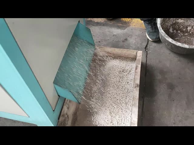 Гранилятор сухих порошковых удобрений на роликах с простой работой