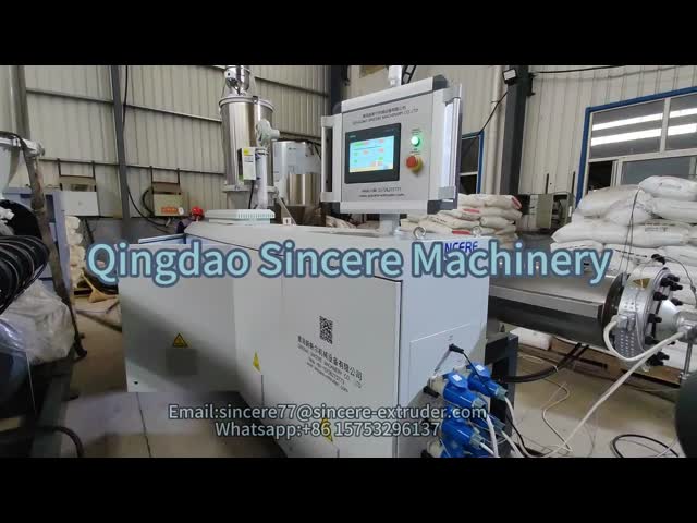 HDPEプラスチックホールウォール管の巻き込みパイプエクストルーションライン製造機械