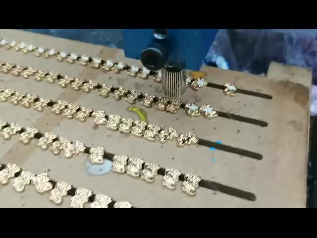 220Vエナメル配給機 ハードウェアの装飾のための滴滴鋳造機 マジング