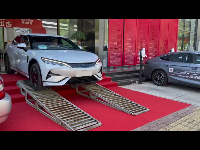 5ドア5席 BYD ソング L EV 602km SUV 4輪駆動とデザインの卓越性