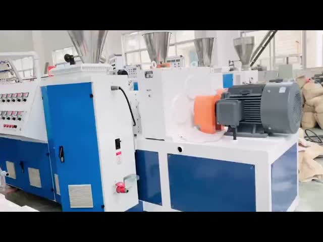 コンピュータ化プラスチックプロファイルの挤出機 65mm スクロール Sjsz 55/120 ツインコーニカル挤出機