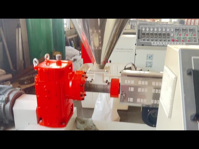 Air Cooling Plastic Screw Extruder with 1000mm Screw Length Siemens Main Motor