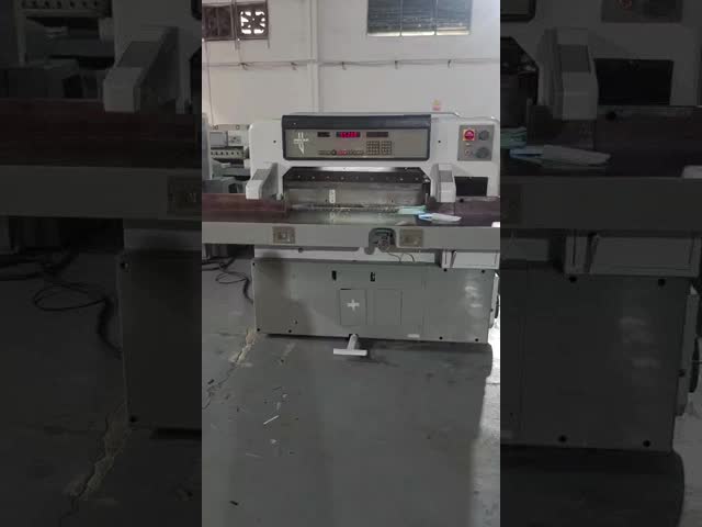 紙切断機 自動切断A4切断機