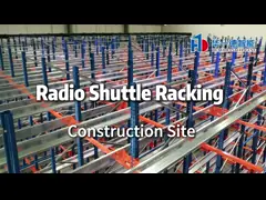 Estacionamento de rádio no canteiro de obras