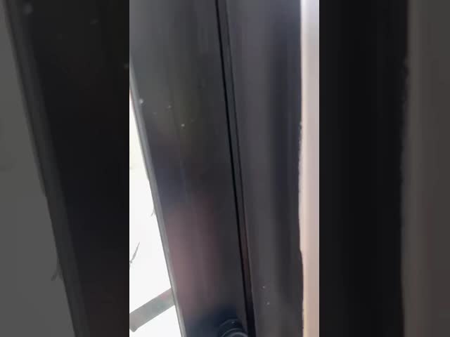 O novo conceito moderno da grade invisível da segurança do design de interiores para o balcão