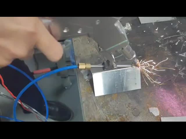 1500W Handheld Single Motor Laser Welding Machine with 4mm Stainless Steel Full Penetration