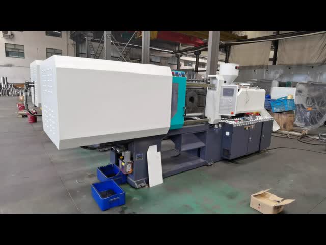 力を締め金で止める横のプラスチック ブロー形成機械18.5kw力2400KN