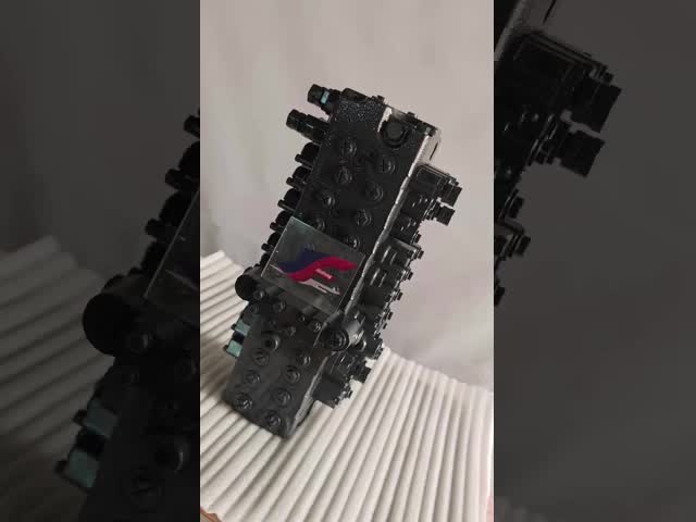 PC35mr-2 コマツー用の水力掘削機 メイン制御バルブ 723-19-13501