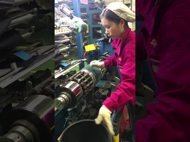 XLB2000*2000*1 サイズのオートバイタイヤカプセル逆鋳造機