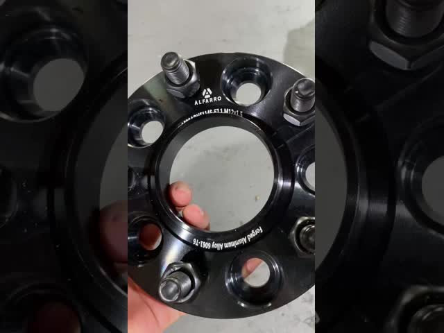 黒ハブ中心距離器 修理用のカスタムホイールアダプター 高強度