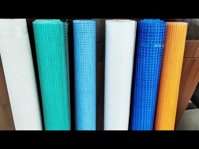 ホワイト/オレンジ ファイバーグラス メッシュ 1-1.5m 4 * 4mm 壁材料のための開口切断