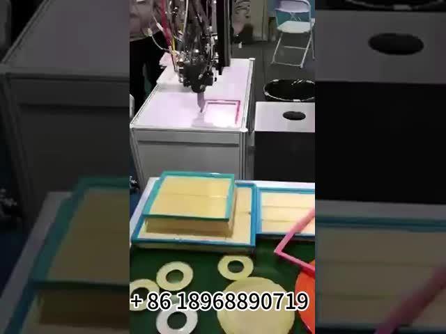 3 タンク フィルターキャップ PU 注射機 8KW 50Hz 周波数