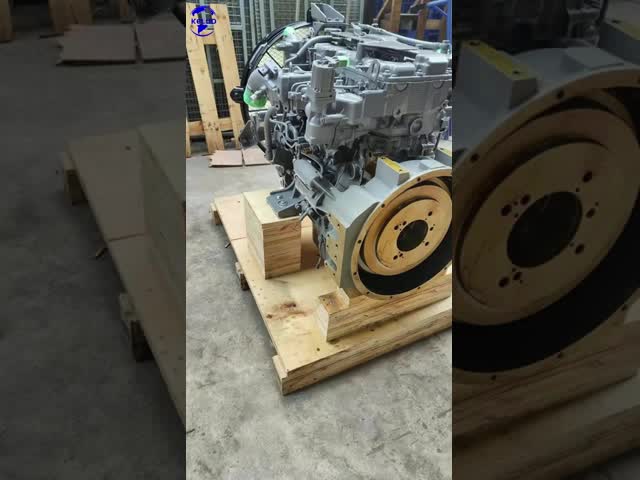 日本原産 伊勢 4JJ1 エンジン 95KW / 2200RPM