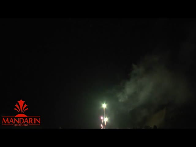 Fuochi D'Artificioのマンダリンの火工術Feux D'Artificeは100つの打撃の花火Xの形Feu D'Artificeを固める