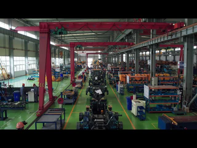 シノマック チャンリン 四輪駆動式ロード機 937H 97KW 3T 1.7M3 カミンズ・ディーゼルエンジン