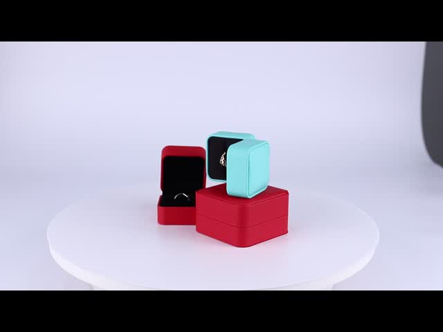カスタムロゴ ネックレス オーナメント 緑色の革 宝石箱 ハンホン 2023 贅沢リング