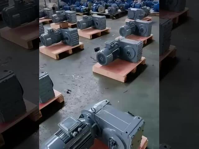 F Series Gearmotor with 5.5kw Motor and HT200 High-Strength Cast Iron for Industrial Machinery