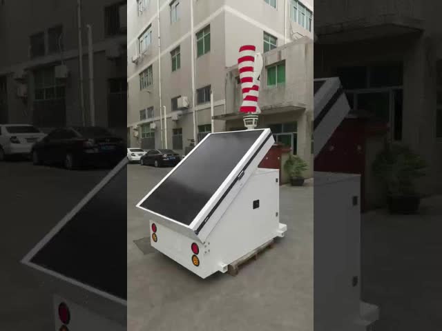 持続可能な移動太陽光トレーラー 遠隔地山岳地域のための風力タービン