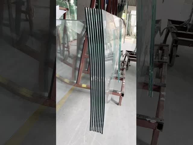 大型硬化ガラスパネル 細磨された縁 3mm 4mm 5mm 6mm 8mm 硬化ガラス 12mm 窓とドアのための硬化ガラス