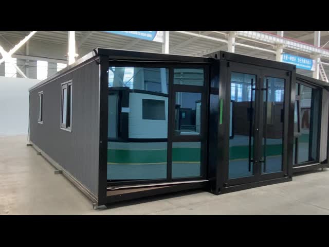バルコニーと鋼鉄構造のコンテナハウス 究極の建設現場の宿泊ソリューション