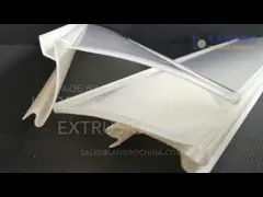Línea de la protuberancia del perfil del PVC del certificado del CE con poder gemelo cónico del motor del extrusor de tornillo 37KW