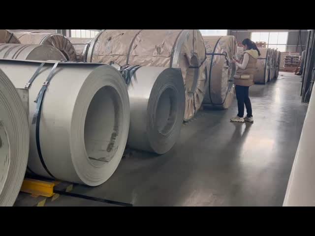 Q235 Q345 黒色炭素鋼コイル ホットロール鋼コイル 1250-2000MM 幅
