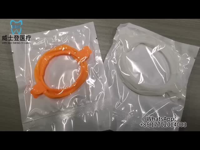 オプトラゲート式 唾液管付き リップ・チーク・リラクターホルダー - 強化された3D隔離と患者の快適性のための最新の正歯科ツール