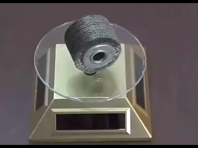 硬い塗料を金属から取り除くために,0.3mmステンレスステールワイヤローラーブラシ