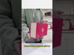 Ensemble cadeau de boîte magnétique rouge pour l'emballage fini de luxe