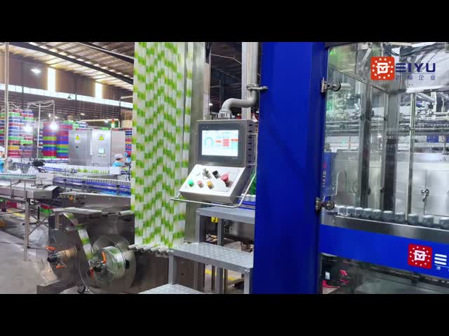 22000缶/時間 缶袖ラベル付け機 缶袖ラベル付け機 ベトナムのココナッツ水飲料生産ライン 顧客サイト