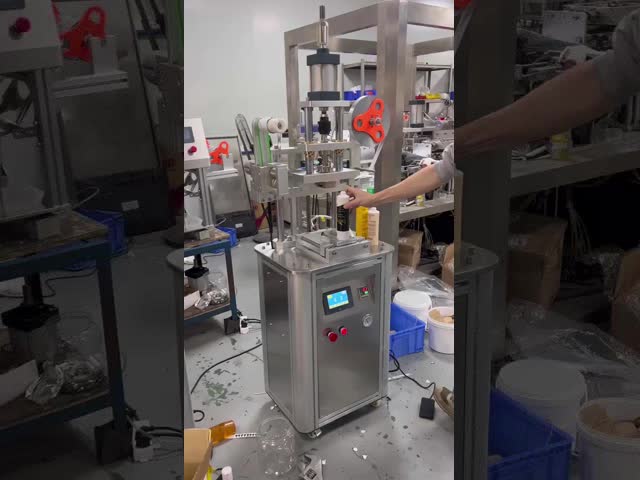 半自動チューブ熱密封機 テーブルの上 歯磨き粉のための超音波