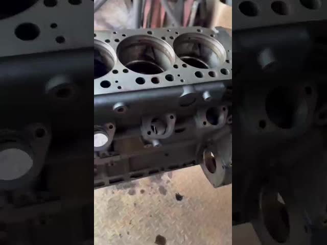 ベンツOM457 OM457LAのユーロ3 4 5つのエンジンのシリンダ ブロック