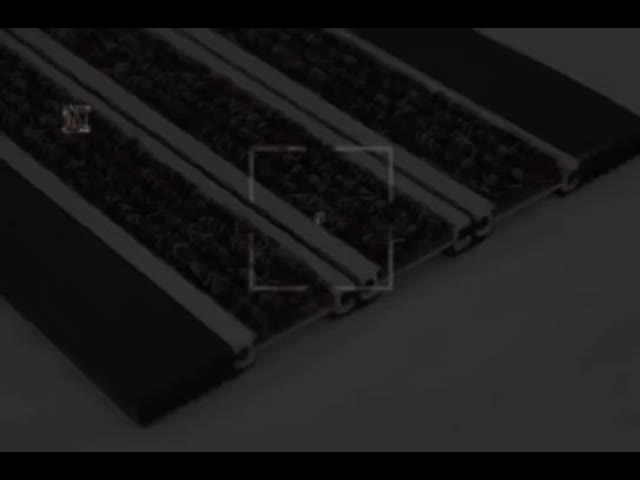 反スキッドは6063-T5を11のMmの引込めたアルミニウム入口のマットを高さ転がす