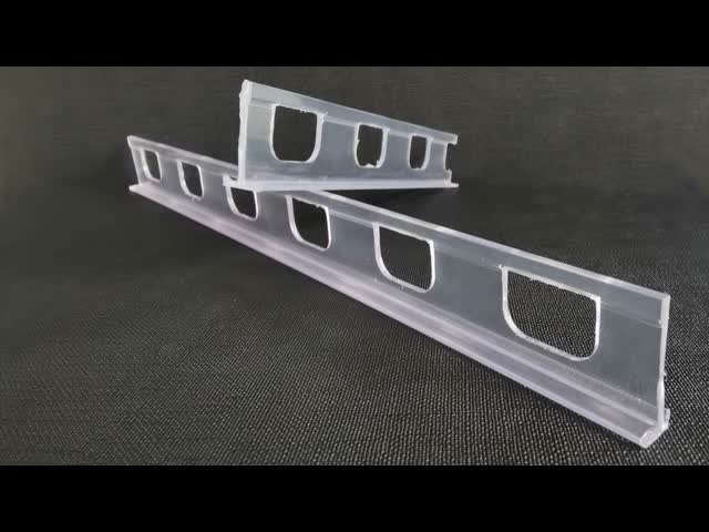 22kwPvcベースボードプロファイルエクストルーションライン ツインスクリュー 8m 長