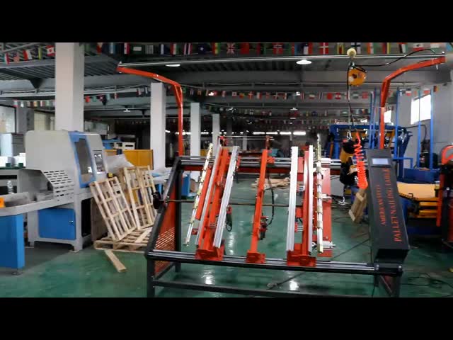 Пневматическая машина для изготовления древесных паллет типа США Nailer Wood Pallet Making Machine Stringer