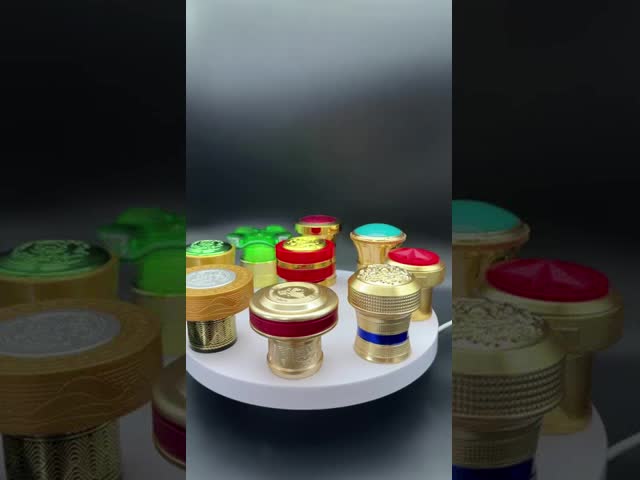金色 香水 瓶蓋 代用 化粧品 贅沢 輝く 透明