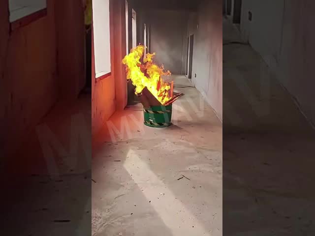 H60 緊急消防用ドローン 最大60kg 燃焼器用ドロッパー 森林火災を消す