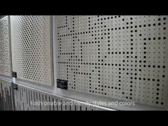 Conception artistique Panneaux de plafond en bois acoustique Absorbant le son Carreaux de plafond suspendus