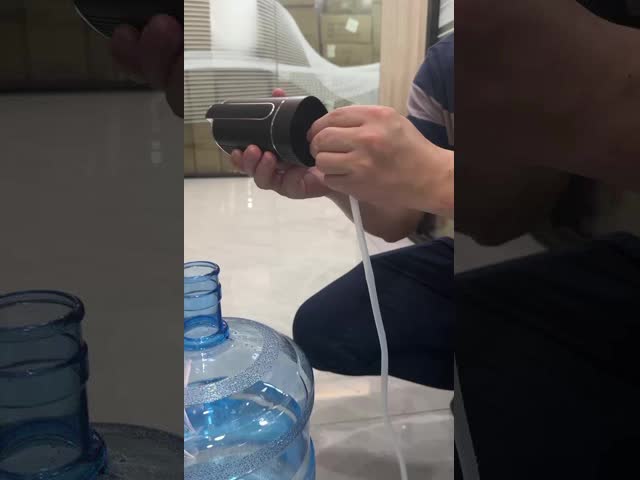オフィスの学校のためのデスクトップのスマートな水差しポンプ ディスペンサー5V 4W