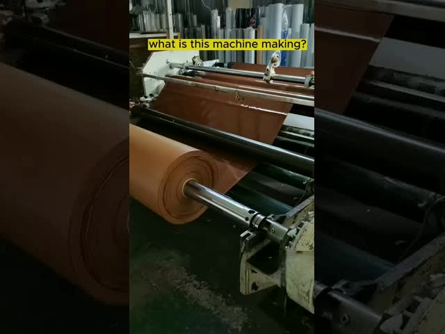 Виниловая фольга из ПВХ с рельефной деревянной текстурой, идеально подходит для упаковки профильных дверных рамок или других нерегулярных форм