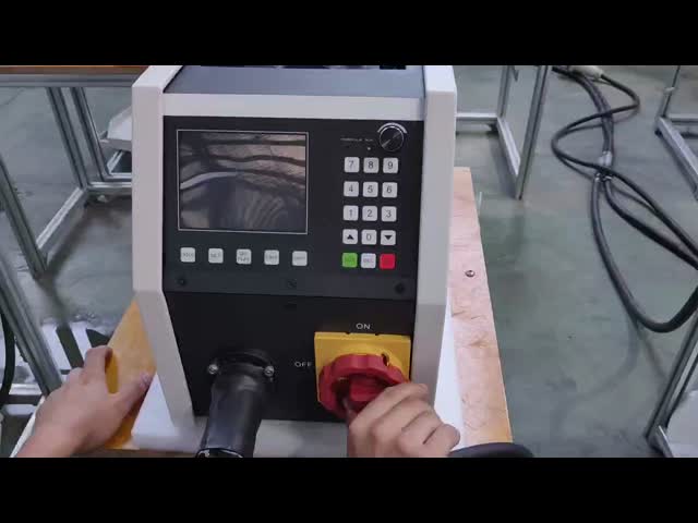 Протабельный индукционный теплогенератор для разблокировки болтов и гайков