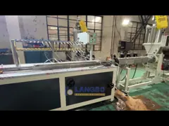 Línea automática prenda impermeable de la protuberancia de la producción del perfil del PVC para el panel de pared
