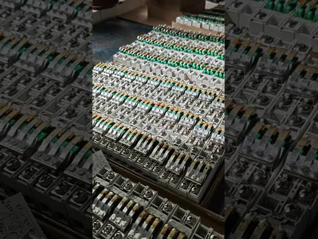Os dispositivos de proteção da sobretensão MYS8 385/40 classificam em segundo o prendedor do óxido de zinco