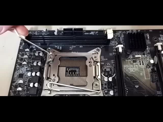 デスクトップ Intel Xeon Gold 5220 2.2 G CPU 18 コア 36 スレッド 95W