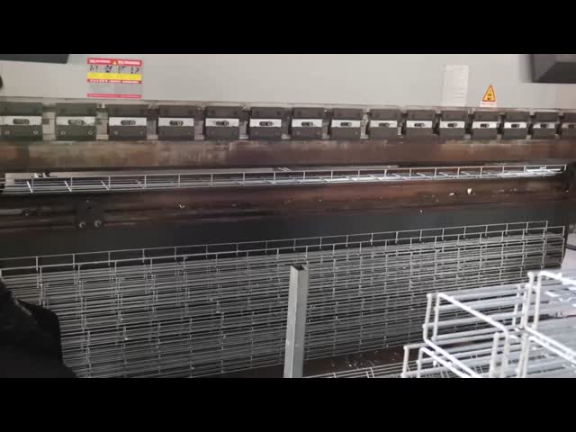 Hot Dipped Galvanized Steel Wire Cable Tray 300mm Cable Tray Electrical Net