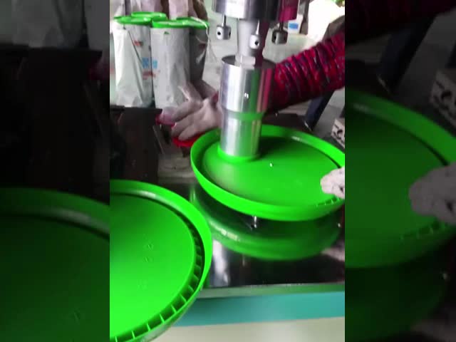 Пластиковая крышка для бутылок для масла